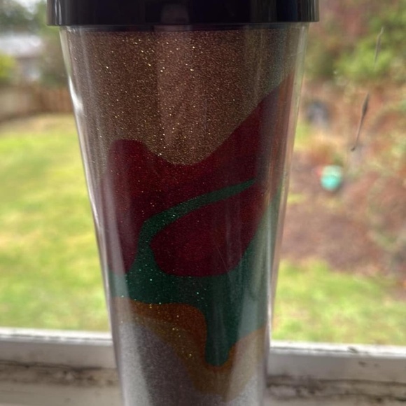 2018 Starbucks Holiday  collection Sand flow glitter 24 oz. Tumbler- like new - Picture 2 of 5